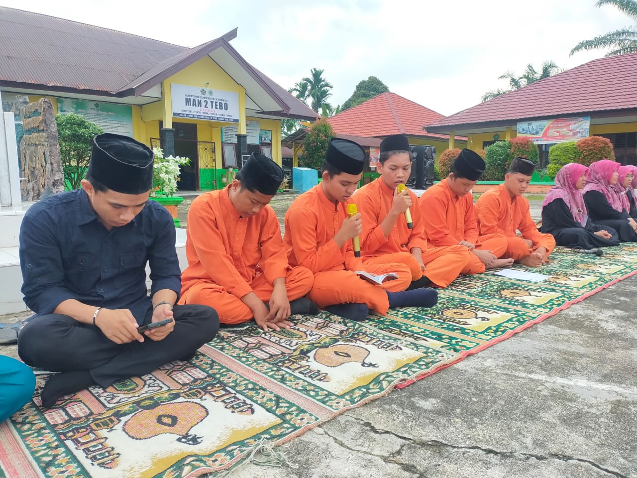 Jum'at Bershalawat Bersama MAN 2 Tebo 