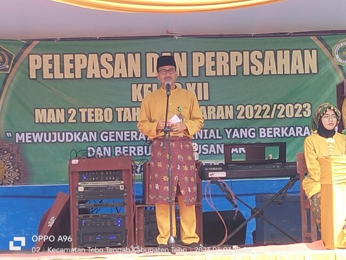 KEPALA KANTOR KEMENAG TEBO BERIKAN PENGARAHAN PADA ACARA PELEPASAN DAN PERPISAHAN SISWA KELAS XII MAN 2 TEBO