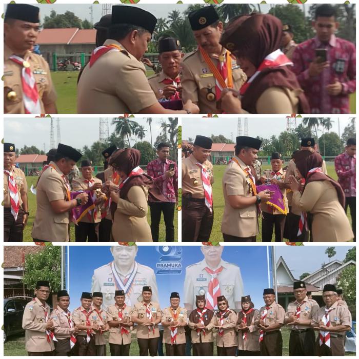 Kepala MAN 2 Tebo menerima penghargaan Lencana Pancawarsa I Kepala MAN 2 Tebo menerima penghargaan Lencana Pancawarsa I