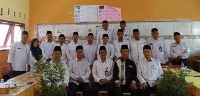 KAKANKEMENAG TEBO MOTIVASI KEPALA MADRASAH DALAM MOMEN RAKOR 