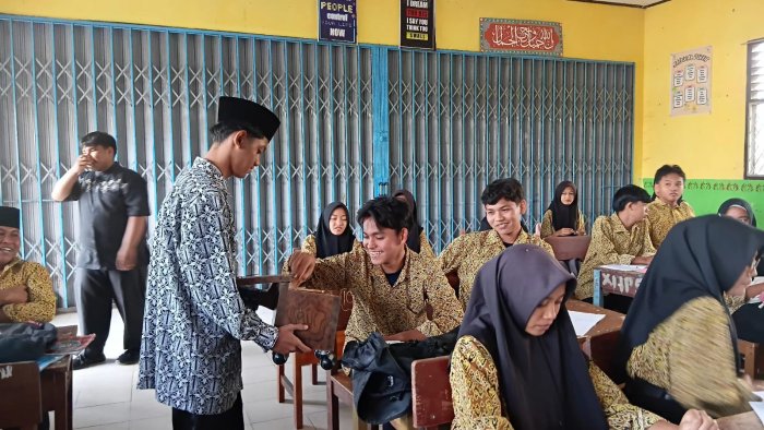 MAN 2 Tebo Galang Infak untuk Penguatan Karakter Siswa MAN 2 Tebo Galang Infak untuk Penguatan Karakter Siswa
