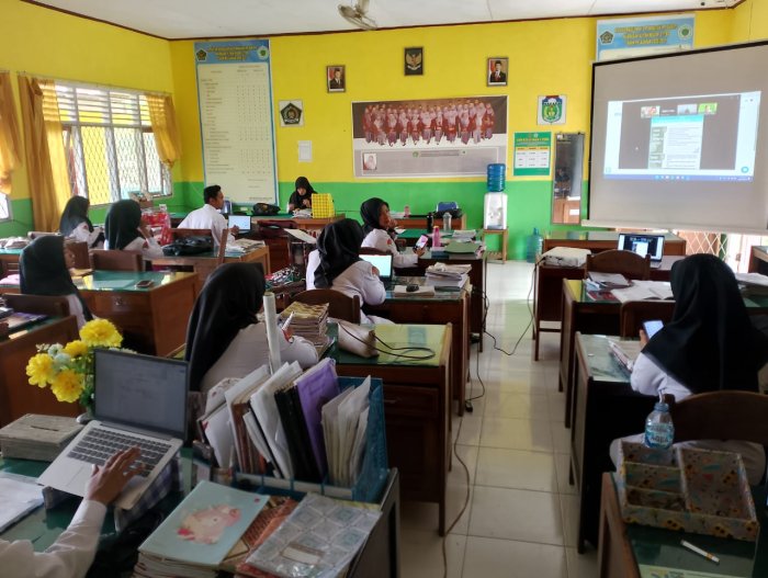 Madrasah Ikuti Sosialisasi Tes Kemampuan Akademik Secara Daring Madrasah Ikuti Sosialisasi Tes Kemampuan Akademik Secara Daring
