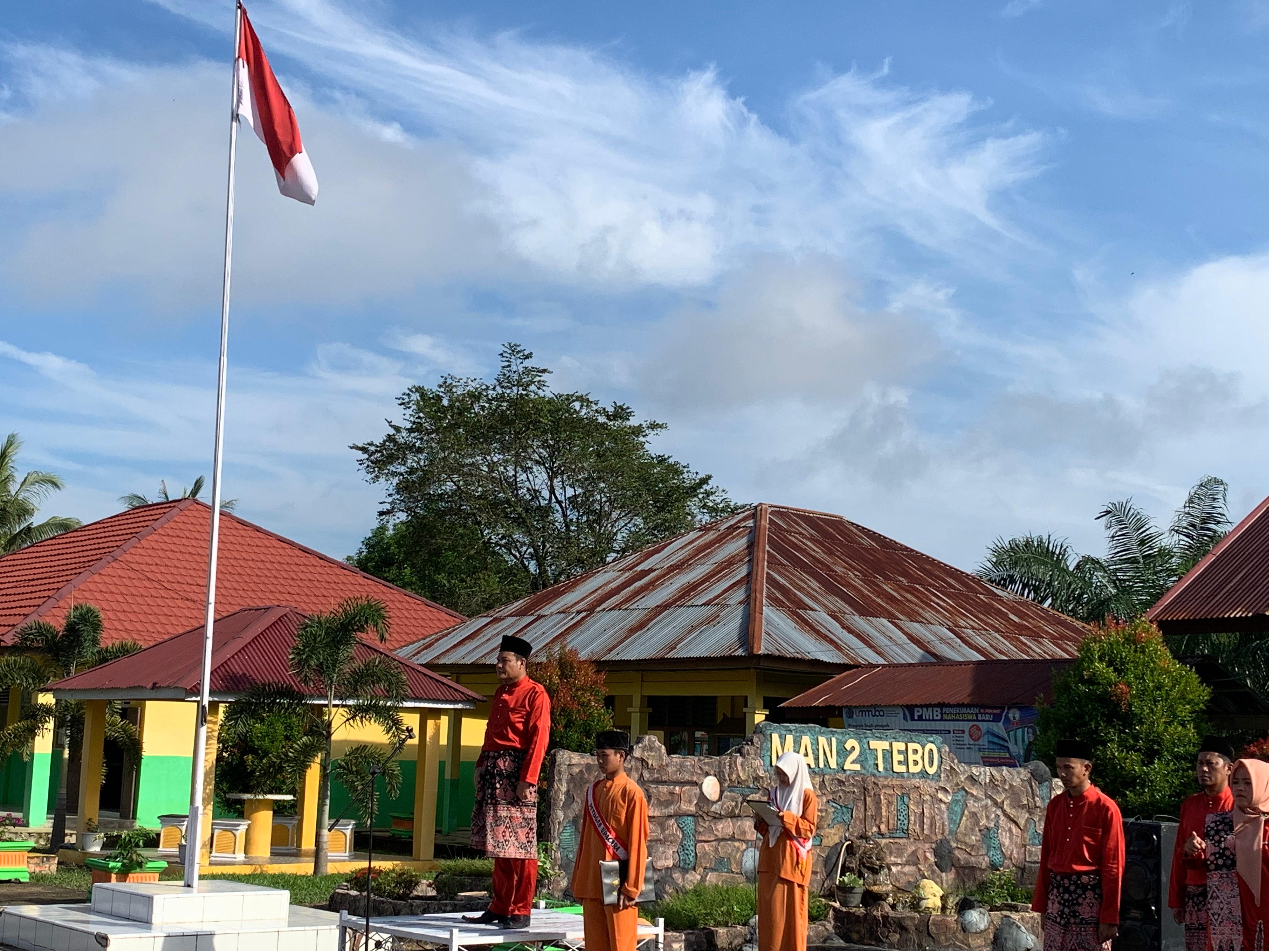 Upacara Hari Pendidikan Nasional MAN 2 Tebo 