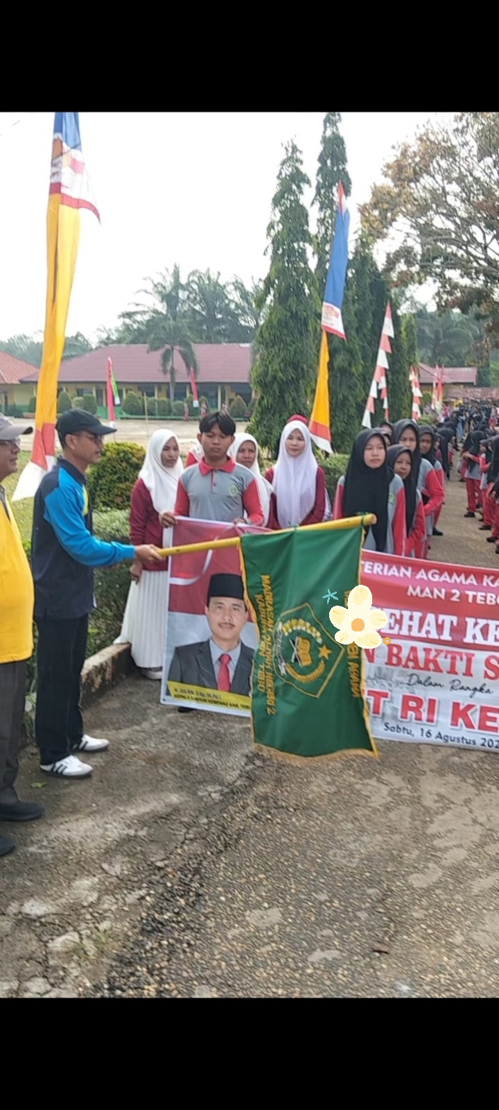 MAN 2 TEBO GELAR JALAN SANTAI KERUKUNAN SAMBUT HUT RI KE-80 