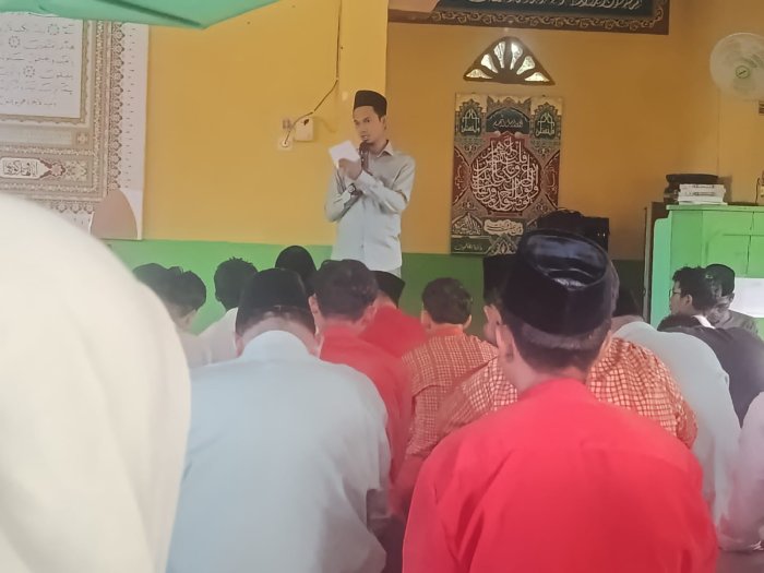 Gelar Pembiasaan Sholat Dhuha dan Pembacaan Surah Al-Kahfi, MAN 2 Tebo :  Wujudkan Generasi Religius .