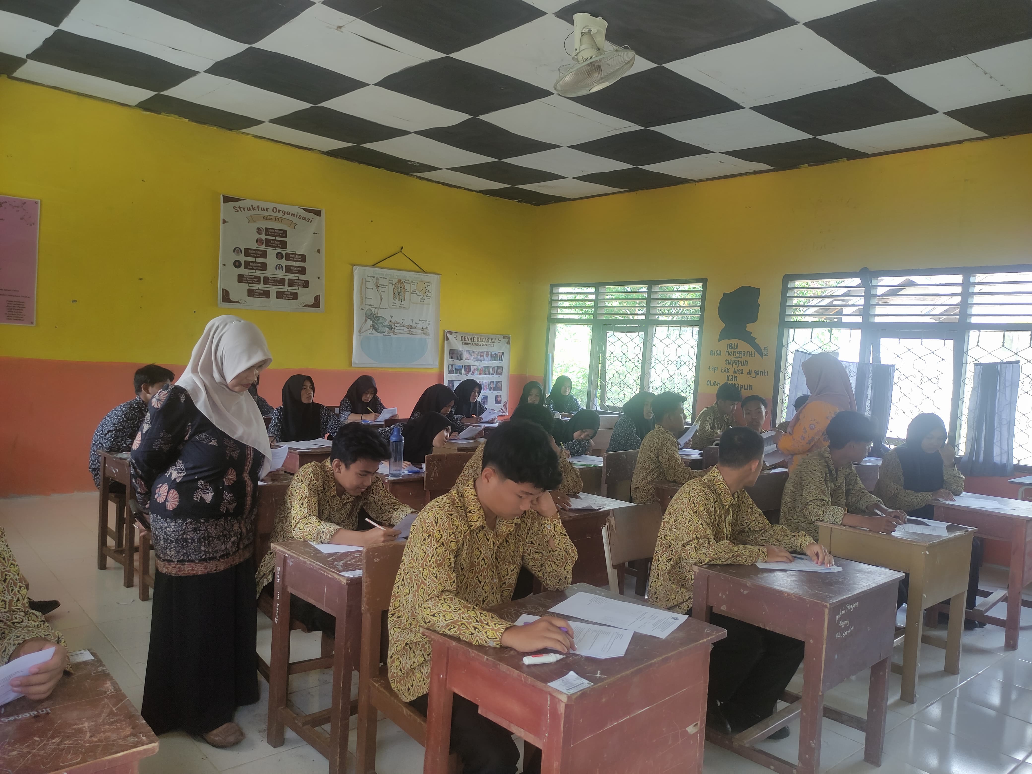 KEPALA MAN 2 TEBO TINJAU HARI KE 3 PAT.