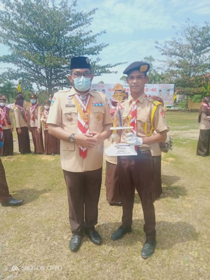 MAN 2 Tebo Terima Piala Penghargaan dari Gubernur Jambi MAN 2 Tebo Terima Piala Penghargaan dari Gubernur Jambi