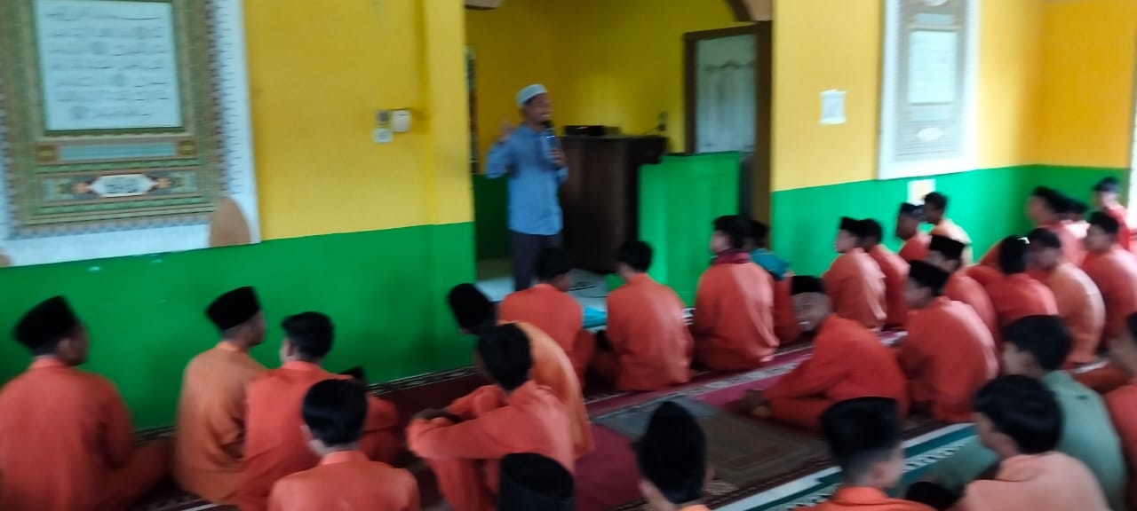 MAN 2 TEBO : SHOLAT DHUHA BERSAMA, SHOLAWAT ‘MENGGEMA’ MAN 2 TEBO : SHOLAT DHUHA BERSAMA, SHOLAWAT ‘MENGGEMA’