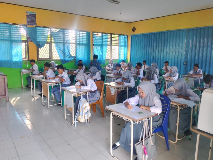 Hari Pertama Asesmen Sumatif Semester Ganjil MAN 2 Tebo Berjalan Lancar Hari Pertama Asesmen Sumatif Semester Ganjil MAN 2 Tebo Berjalan Lancar