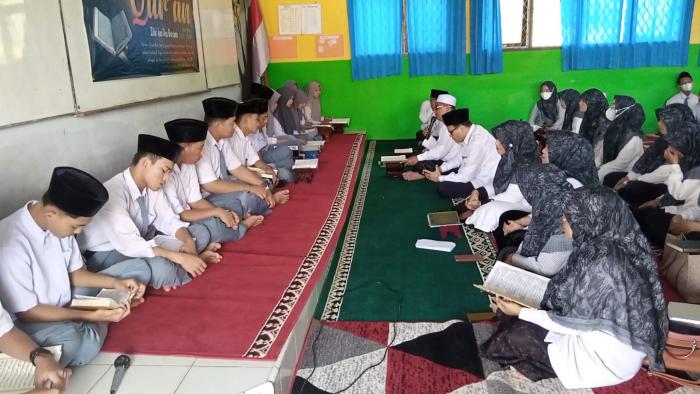 Peringatan Nuzulul Qur'an  Bagi MAN 2 Tebo Tingkatkan Rasa Cinta Qurani 
