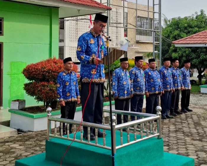 Tingkatkan Sinergi dan Disiplin, Kamad dan Kaur TU MAN 2 Tebo Ikuti Apel gabungan bina kedisiplinan di Kankemenag Tebo