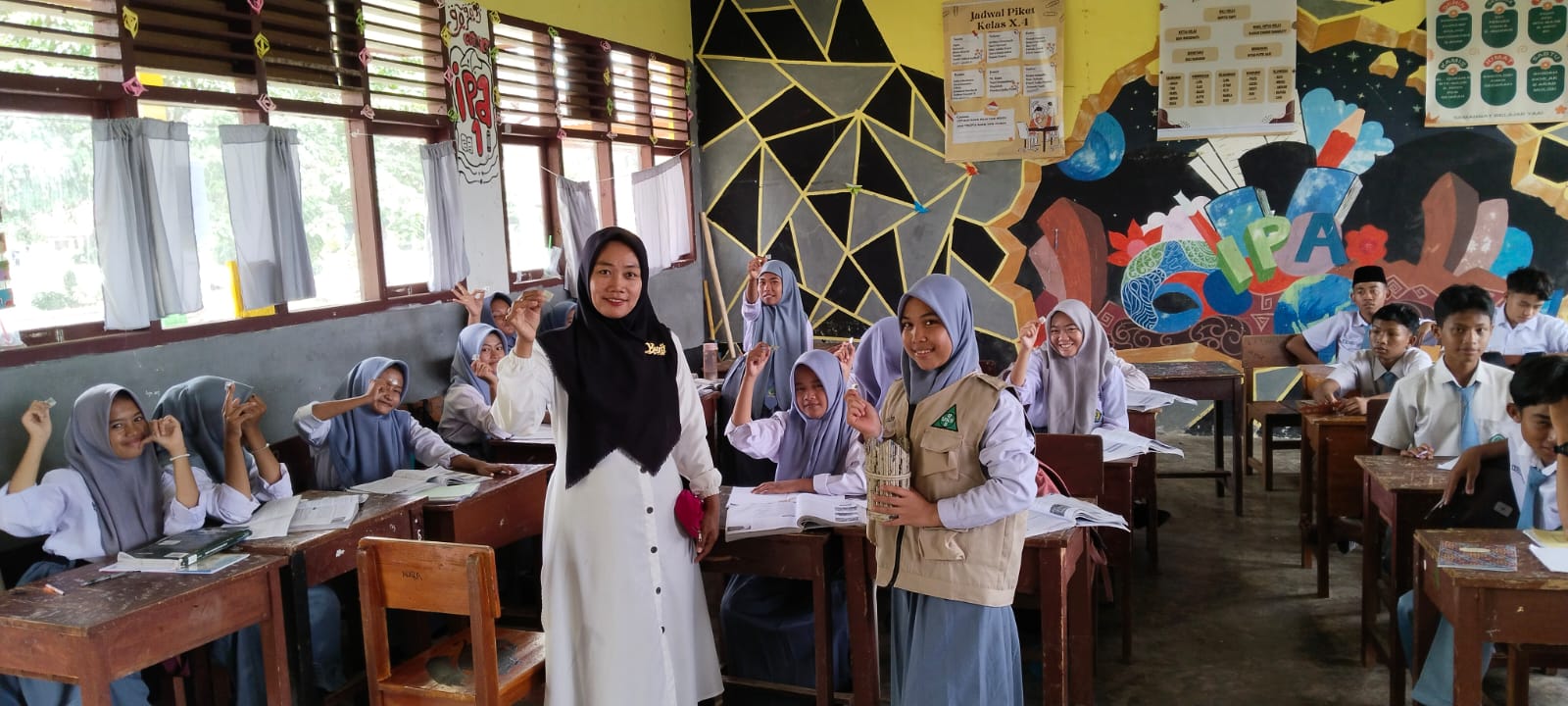 MAN 2 TEBO : PEMBERIAN TABLET TAMBAH DARAH ( TTD ) UNTUK PESERTA DIDIK MAN 2 TEBO : PEMBERIAN TABLET TAMBAH DARAH ( TTD ) UNTUK PESERTA DIDIK