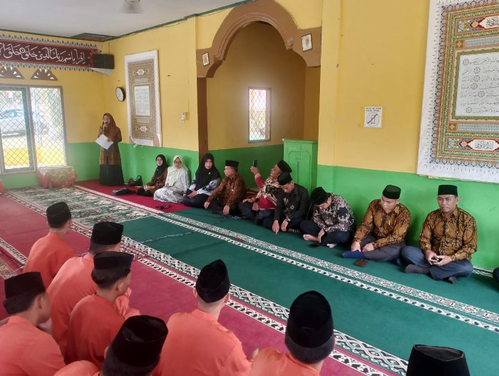 Siswa MAN 2 Tebo ikuti Penyuluhan BRUS ( Bimbingan Remaja Usia Sekolah Siswa MAN 2 Tebo ikuti Penyuluhan BRUS ( Bimbingan Remaja Usia Sekolah