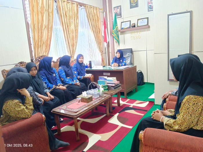 MAN 2 Tebo Lepas Lima Siswa ke OMI Tingkat Provinsi MAN 2 Tebo Lepas Lima Siswa ke OMI Tingkat Provinsi