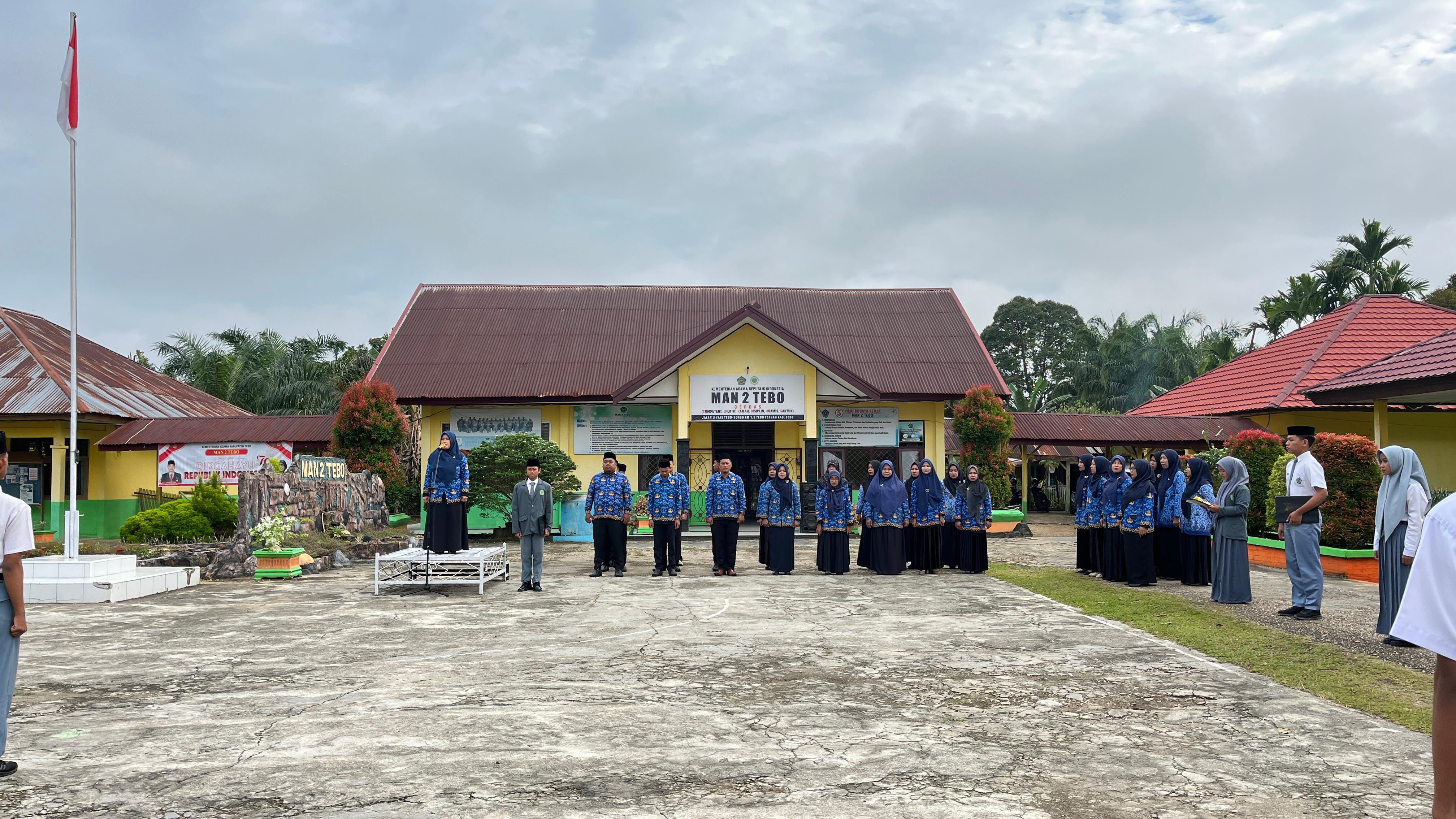 UPACARA HARI KESAKTIAN PANCASILA DI MAN 2 TEBO