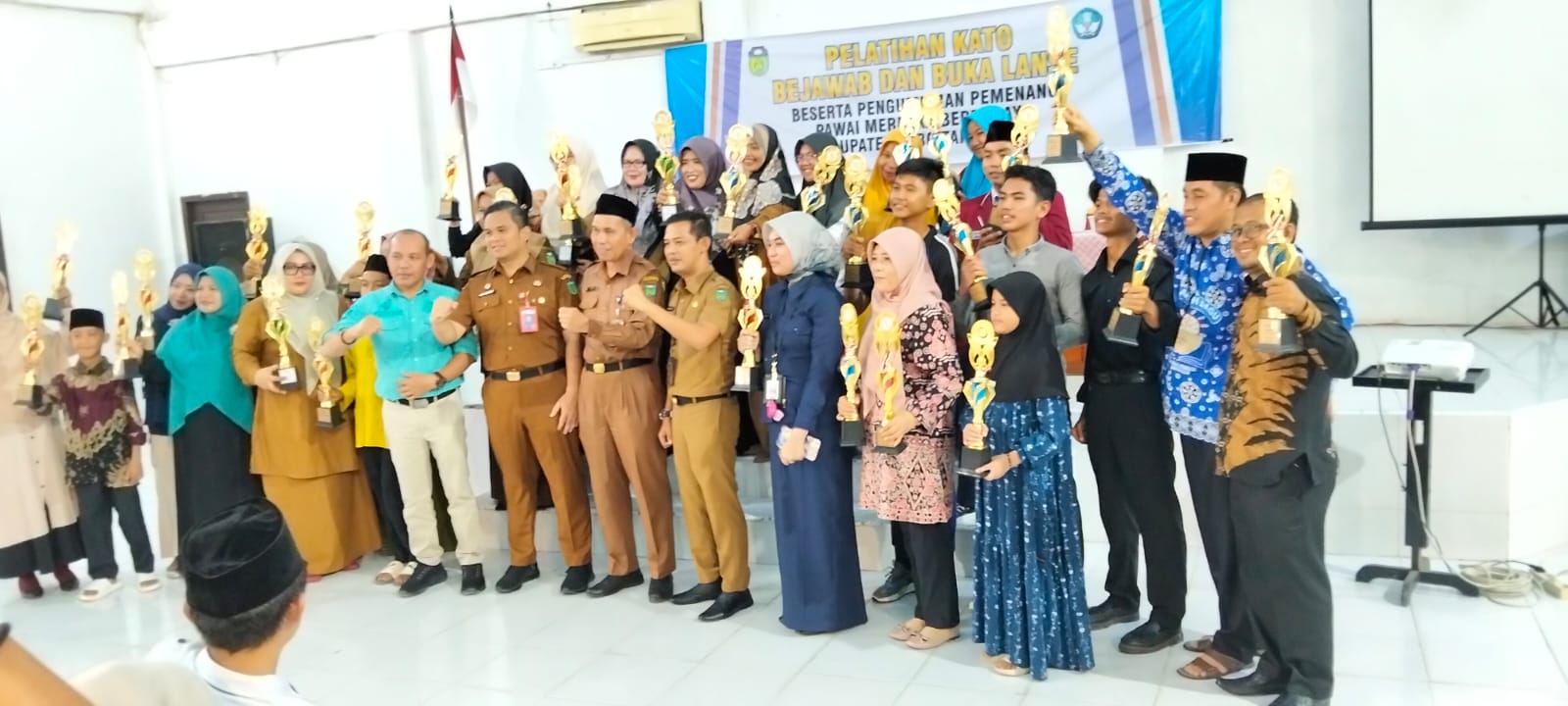 MAN 2 TEBO, TERBAIK 2 PAWAI MERDEKA BERBUDAYA TINGKAT KABUPATEN TEBO DALAM RANGKA MEMPERINGATI HUT RI KE 79 TAHUN 2024 