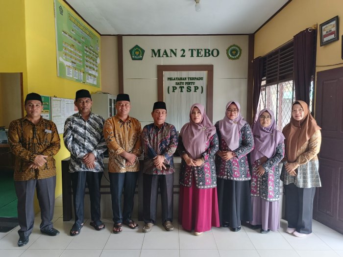 Kepala KUA Tebo Tengah Kunjungi MAN 2 Tebo Kepala KUA Tebo Tengah Kunjungi MAN 2 Tebo
