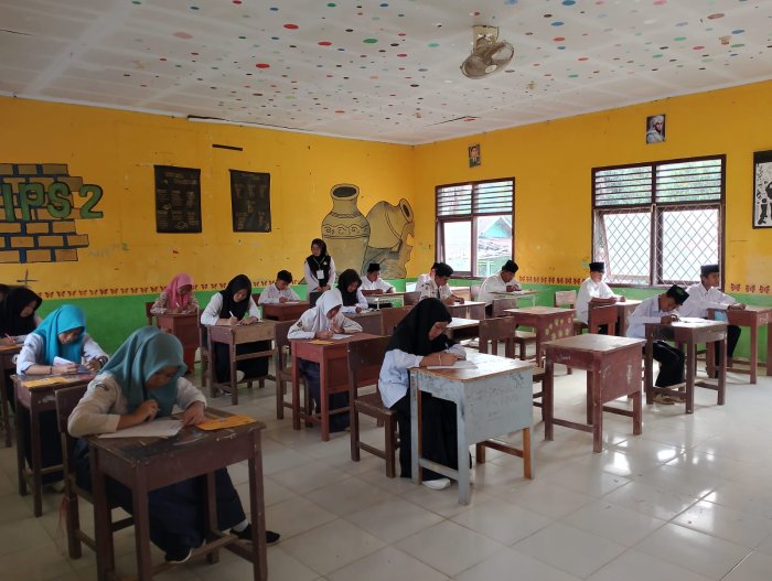 Hari Kedua PMBM, Ratusan Calon Murid Baru MAN 2 Tebo Ikuti Tes Wawancara dan Praktik Ibadah Hari Kedua PMBM, Ratusan Calon Murid Baru MAN 2 Tebo Ikuti Tes Wawancara dan Praktik Ibadah