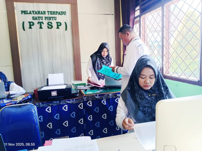 MAN 2 Tebo Susun Instrumen PKKM  pada Tim Satu