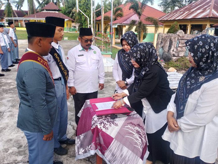 MAN 2 Tebo Lantik Pengurus OSIM dan MPK Periode 2025-2026