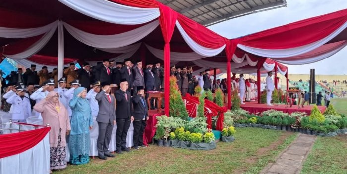 Kepala MAN 2 TEBO dan Empat ASN  Terima Satyalancana Karya Satya pada HAB Kemenag.