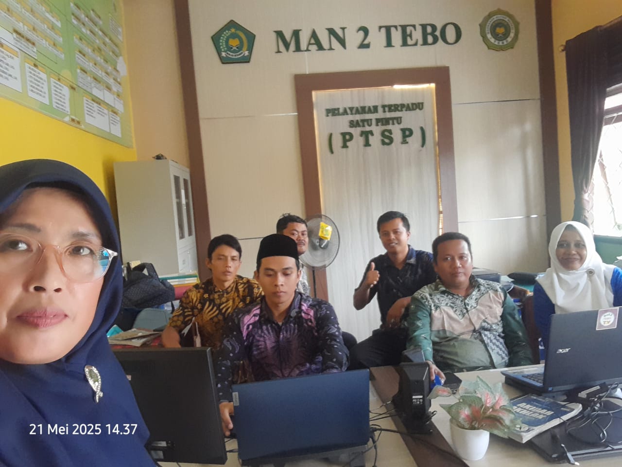 Pegawai Pemerintah Perjanjian Kerja (PPPK) MAN 2 Tebo mengikuti Zoom Pegawai Pemerintah Perjanjian Kerja (PPPK) MAN 2 Tebo mengikuti Zoom