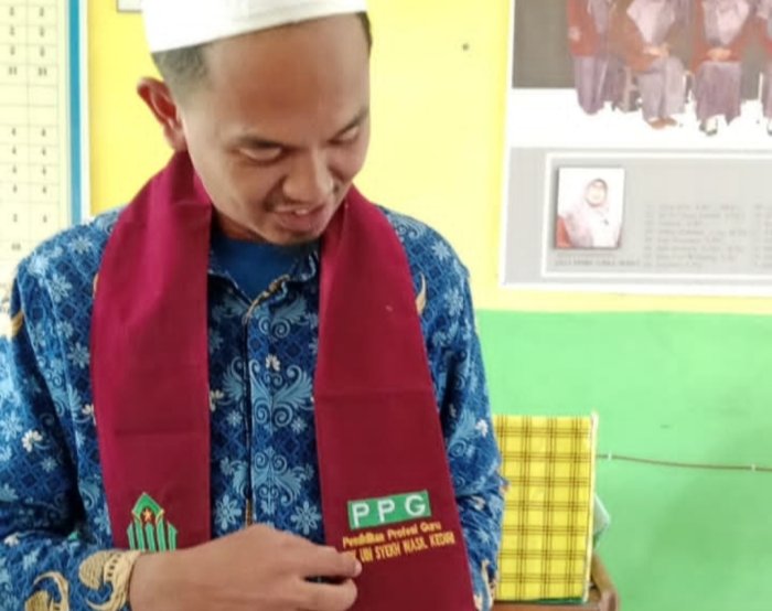 Kado Terindah Untuk Guru Quran Hadist MAN 2 Tebo Pada Hari Pahlawan Kado Terindah Untuk Guru Quran Hadist MAN 2 Tebo Pada Hari Pahlawan