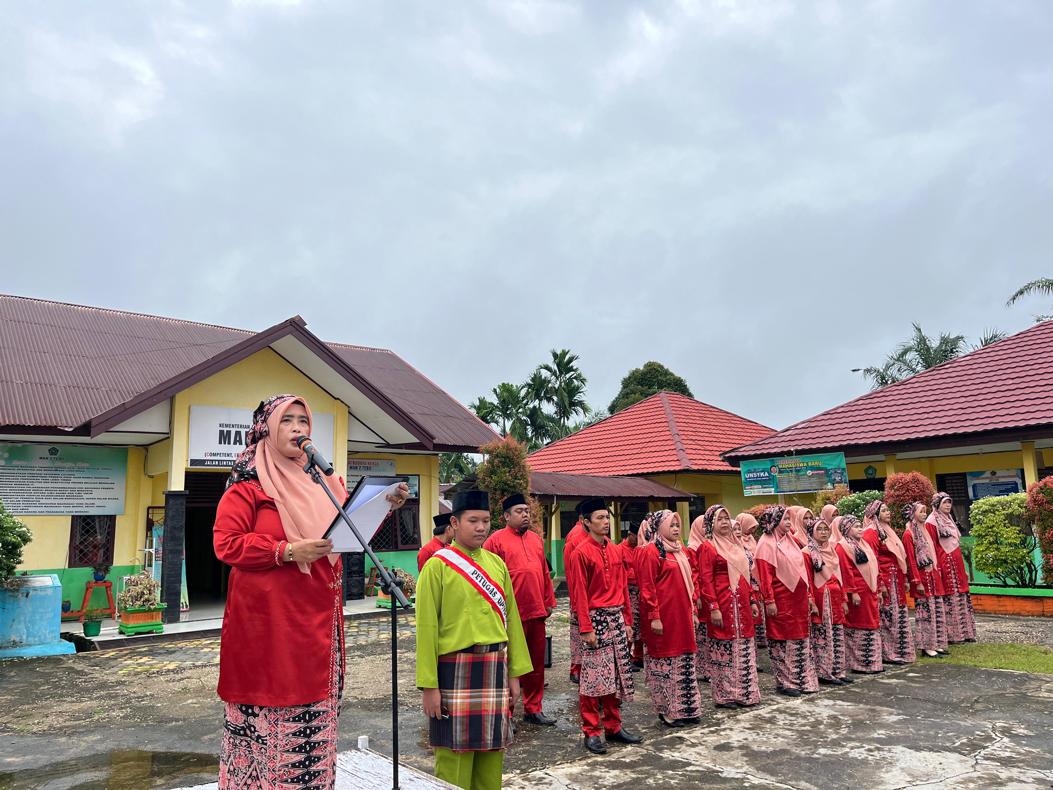 KHIDMAT, MAN 2 TEBO GELAR UPACARA HUT KE-68 PROPINSI JAMBI TAHUN 2025