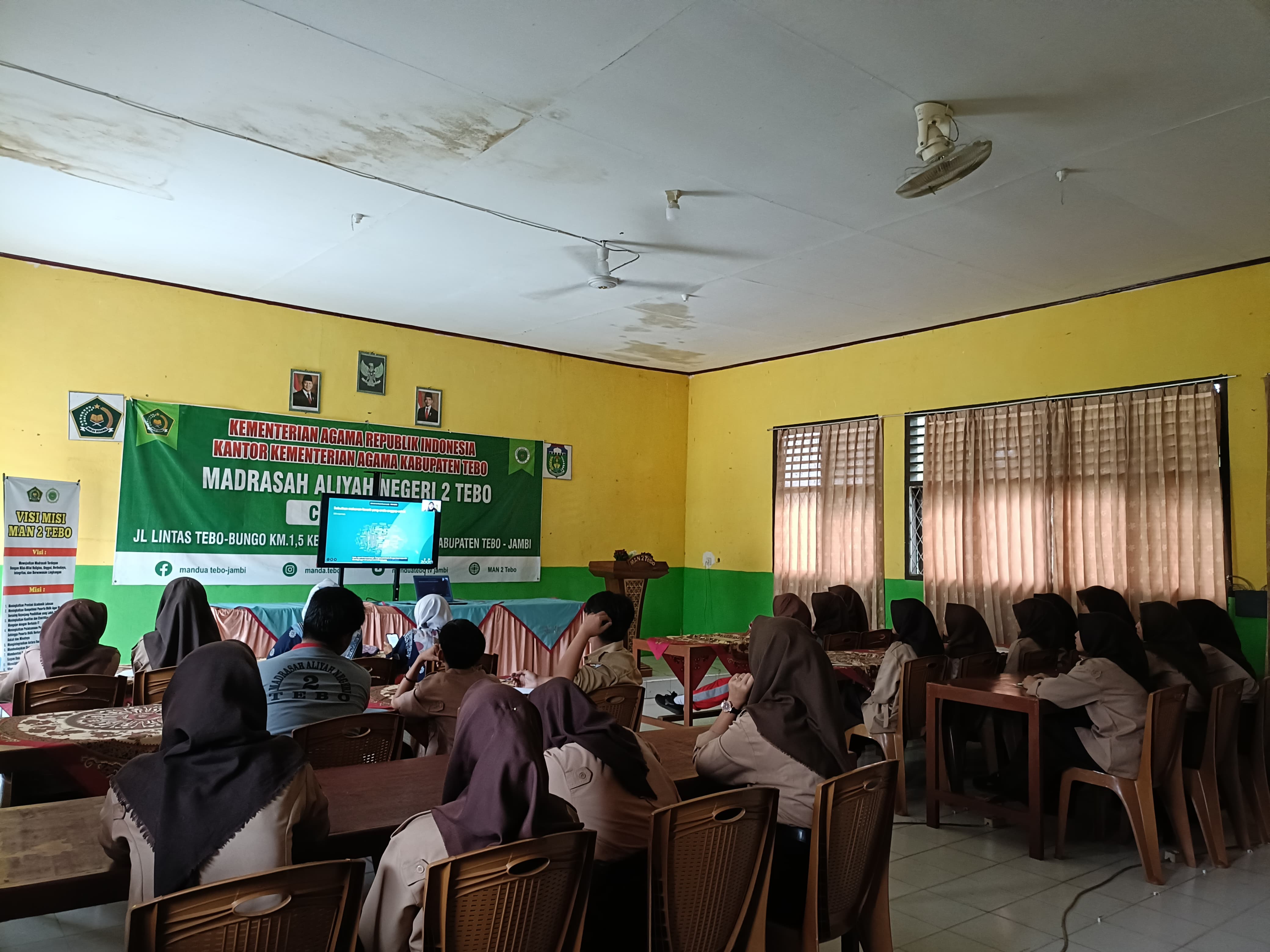 WEBINAR SERIES PERINGATAN HARI GIZI NASIONAL TAHUN 2025, KEMENKES RI, MAN 2 TEBO HADIR