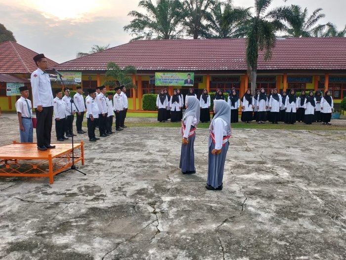 MAN 2 Tebo Gelar Upacara Bendera Perdana Tahun Pelajaran 2026 / 2027. MAN 2 Tebo Gelar Upacara Bendera Perdana Tahun Pelajaran 2026 / 2027.