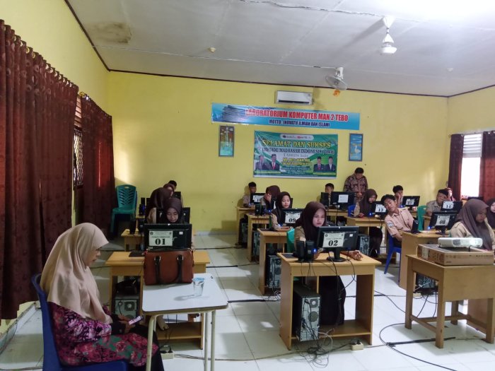 Pengawas Pembina  Apresiasi Pelaksanaan TKA di MAN 2 Tebo