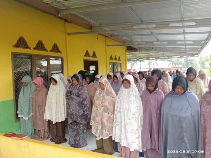 Tingkatkan Iman dan Taqwa, MAN 2 Tebo Laksanakan Shalat Dhuha dan Pembacaan Surat Al-Kahfi Bersama