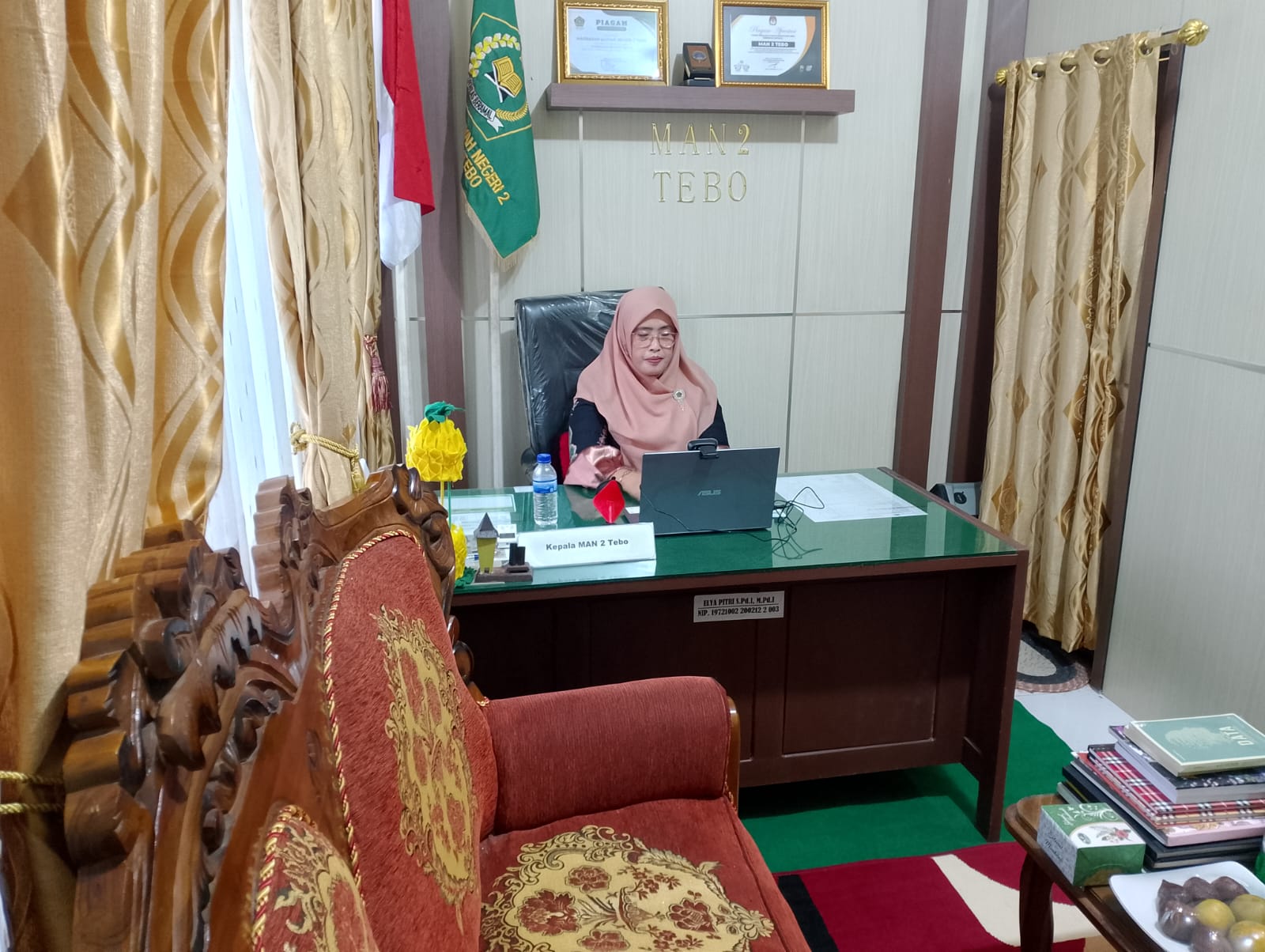 KEPALA  MAN 2  TEBO  IKUTI ZOOM MEETING PILOT PROJECT ZONA INTEGRITAS