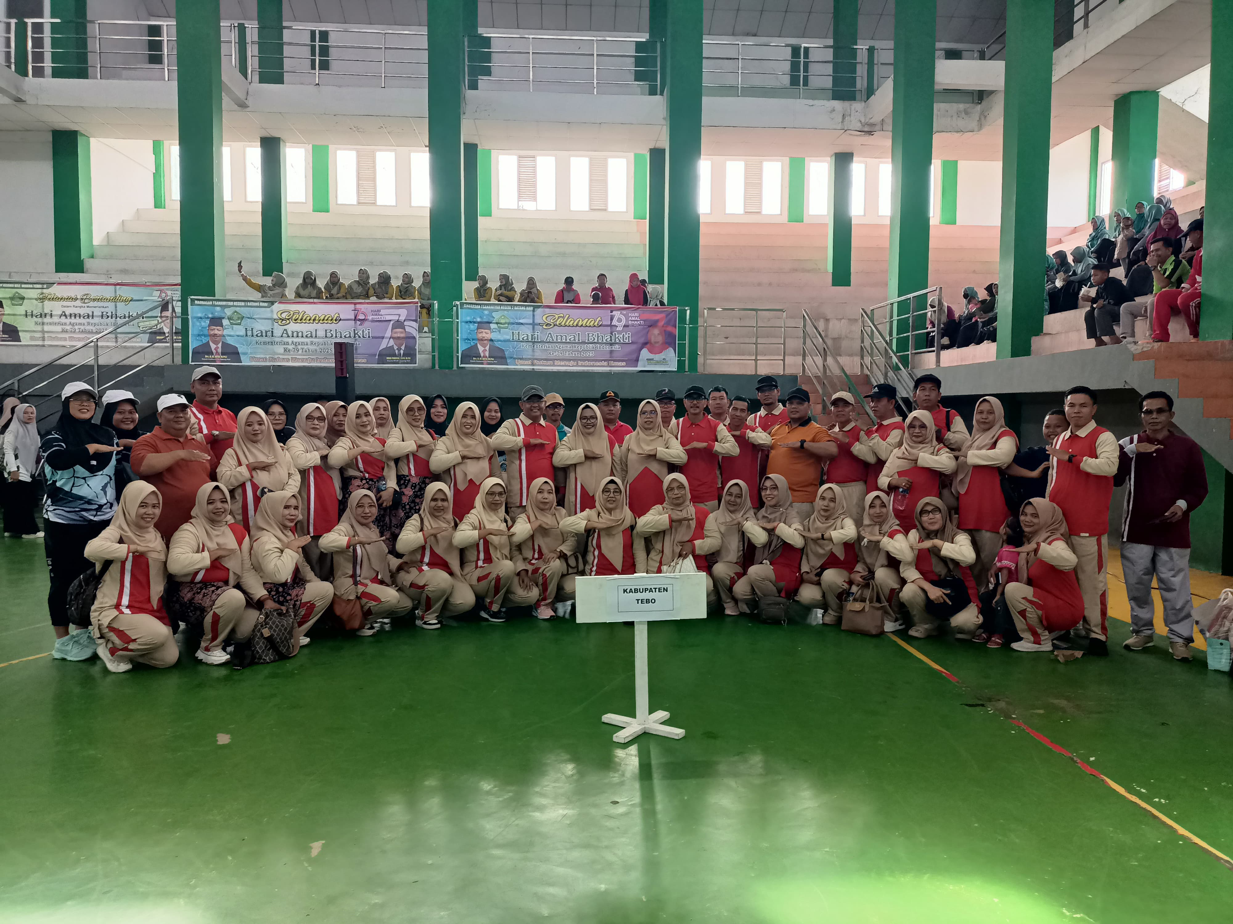 KEPALA MAN 2 TEBO MENGIKUTI â€œ FAMILY GATHERING â€œ KELUARGA BESAR KEMENTERIAN AGAMA PROVINSI JAMBI  MOMENT HARI AMAL BHAKTI KE-79