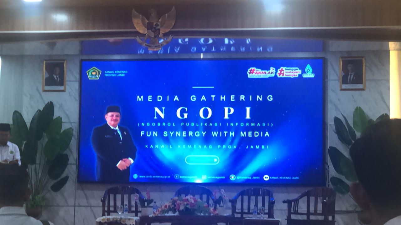 PENGELOLA KEHUMASAN MAN 2 TEBO MENGIKUTI KEGIATAN MEDIA GATHERING 