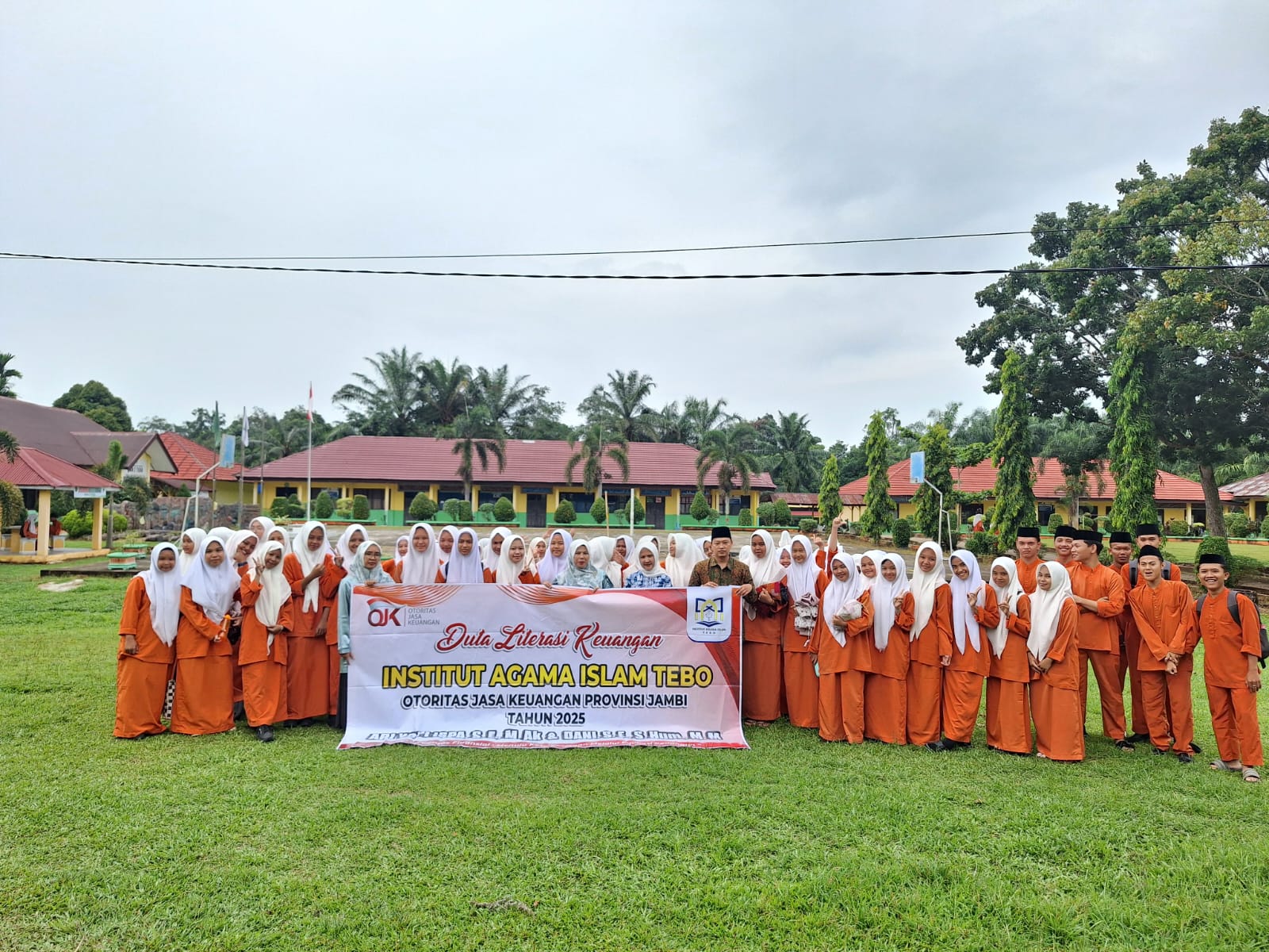 OJK PROVINSI JAMBI EDUKASI KEUANGAN DI MAN 2 TEBO OJK PROVINSI JAMBI EDUKASI KEUANGAN DI MAN 2 TEBO