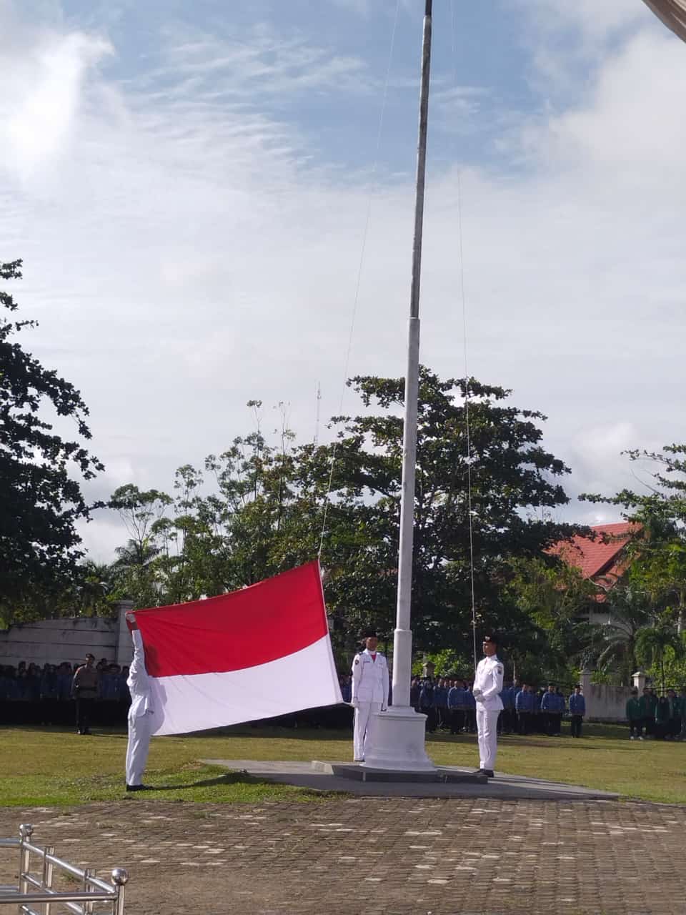 SISWA MAN 2 TEBO MENGIKUTI UPACARA MEMPERINGATI HARI BELA NEGARA KE-76 TINGKAT KABUPATEN TEBO TAHUN 2024.