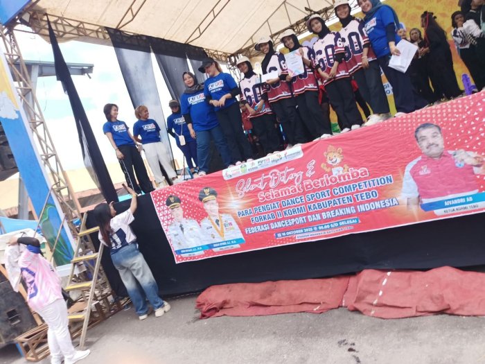 Siswi MAN 2 Tebo Curi Perhatian di Lomba Senam Dance Sport Competition, Raih Juara Harapan 1