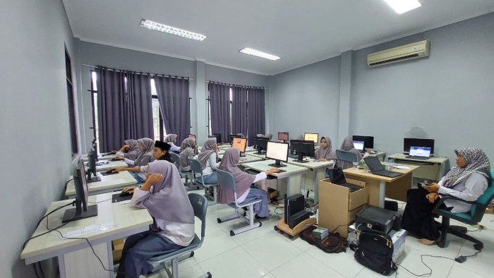 Lima Guru MAN 2 Tebo Ditugaskan Awasi TKA 2025