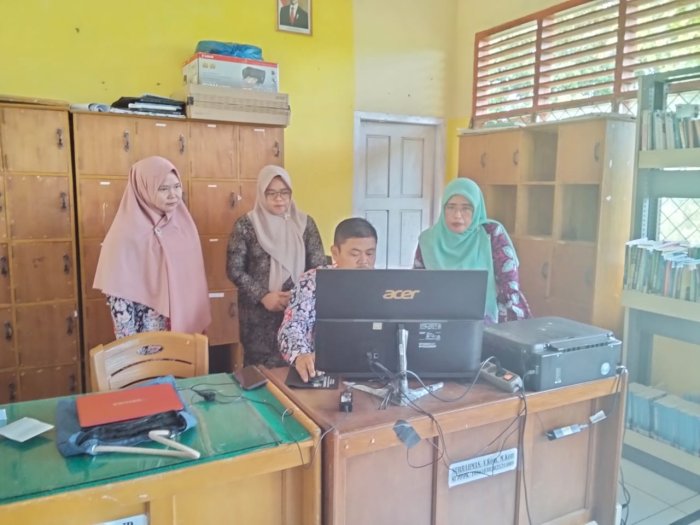 Supervisi Kepala MAN 2 Tebo Fokus pada Perpustakaan Digital