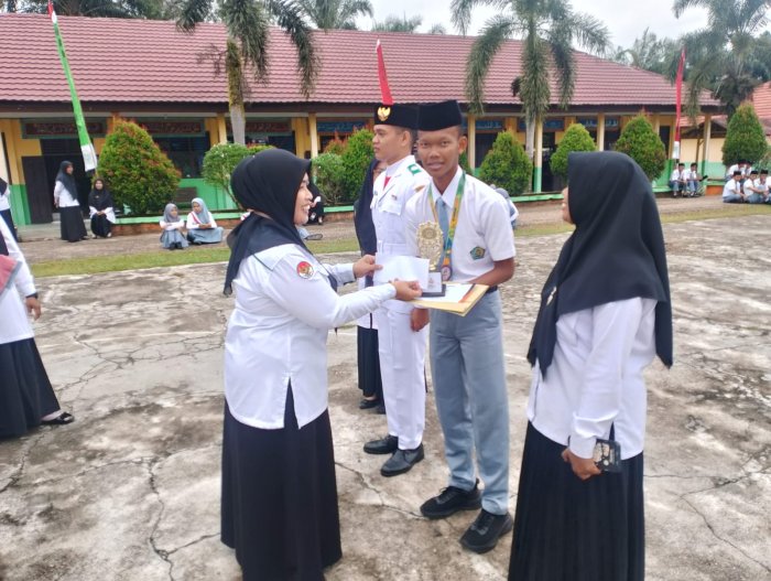 MAN 2 Tebo Apresiasi Siswa Berprestasi di Tingkat Provinsi MAN 2 Tebo Apresiasi Siswa Berprestasi di Tingkat Provinsi