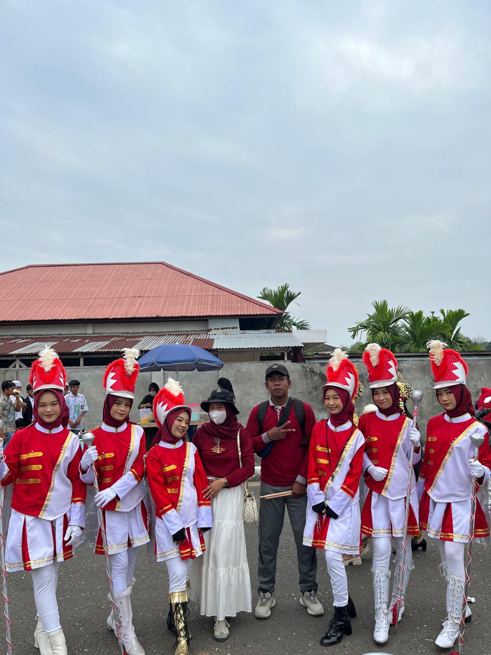 DRUMBAND LATANZA GITA BAHANA MAN 2 TEBO MEMUKAU PENONTON PADA ATRAKSI SPEKTAKULERNYA