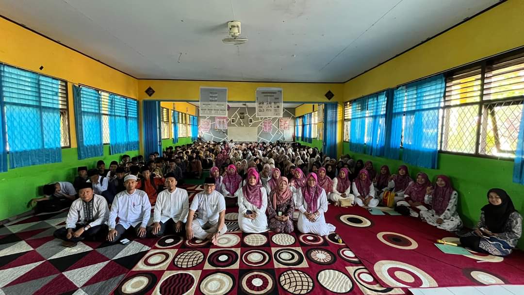 MAN 2 TEBO MEMPERINGATI MAULID NABI MUHAMMAD SAW. TAHUN 1446 H. MAN 2 TEBO MEMPERINGATI MAULID NABI MUHAMMAD SAW. TAHUN 1446 H.