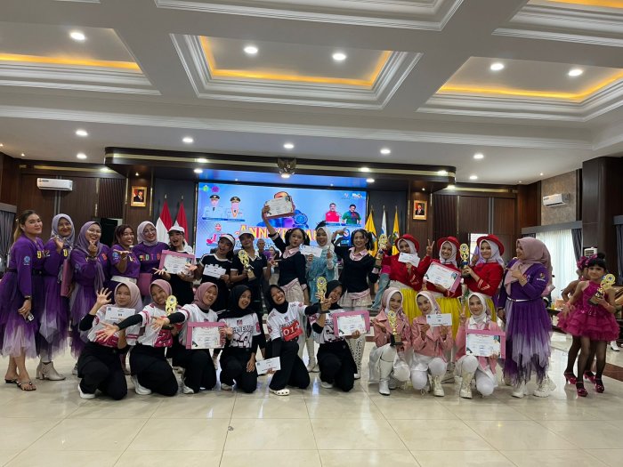 Siswa-siswi MAN 2 Tebo Curi Perhatian di Lomba Senam Line Dance, Raih Juara Harapan Siswa-siswi MAN 2 Tebo Curi Perhatian di Lomba Senam Line Dance, Raih Juara Harapan