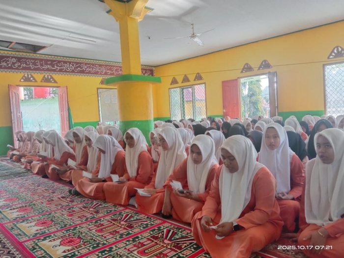 MAN 2 Tebo Gelar Rutinitas Yasinan di Hari Jumat