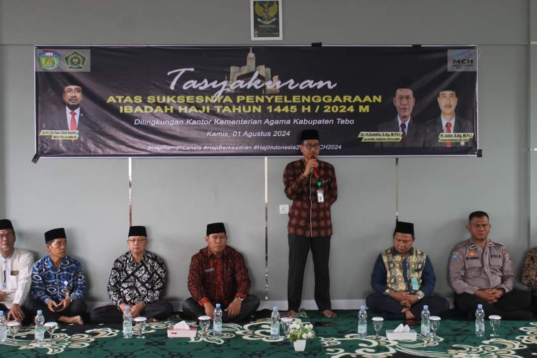 SUKSES HAJI 2024 KEPALA MAN 2 TEBO MENGIKUTI TASYAKURAN HAJI DI KEMENAG TEBO 