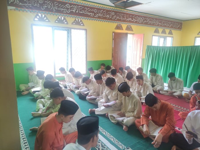MAN 2 Tebo Hidupkan Ramadhan dengan Tadarus Al-Quran Setiap Hari Senin, Jumat dan Sabtu MAN 2 Tebo Hidupkan Ramadhan dengan Tadarus Al-Quran Setiap Hari Senin, Jumat dan Sabtu