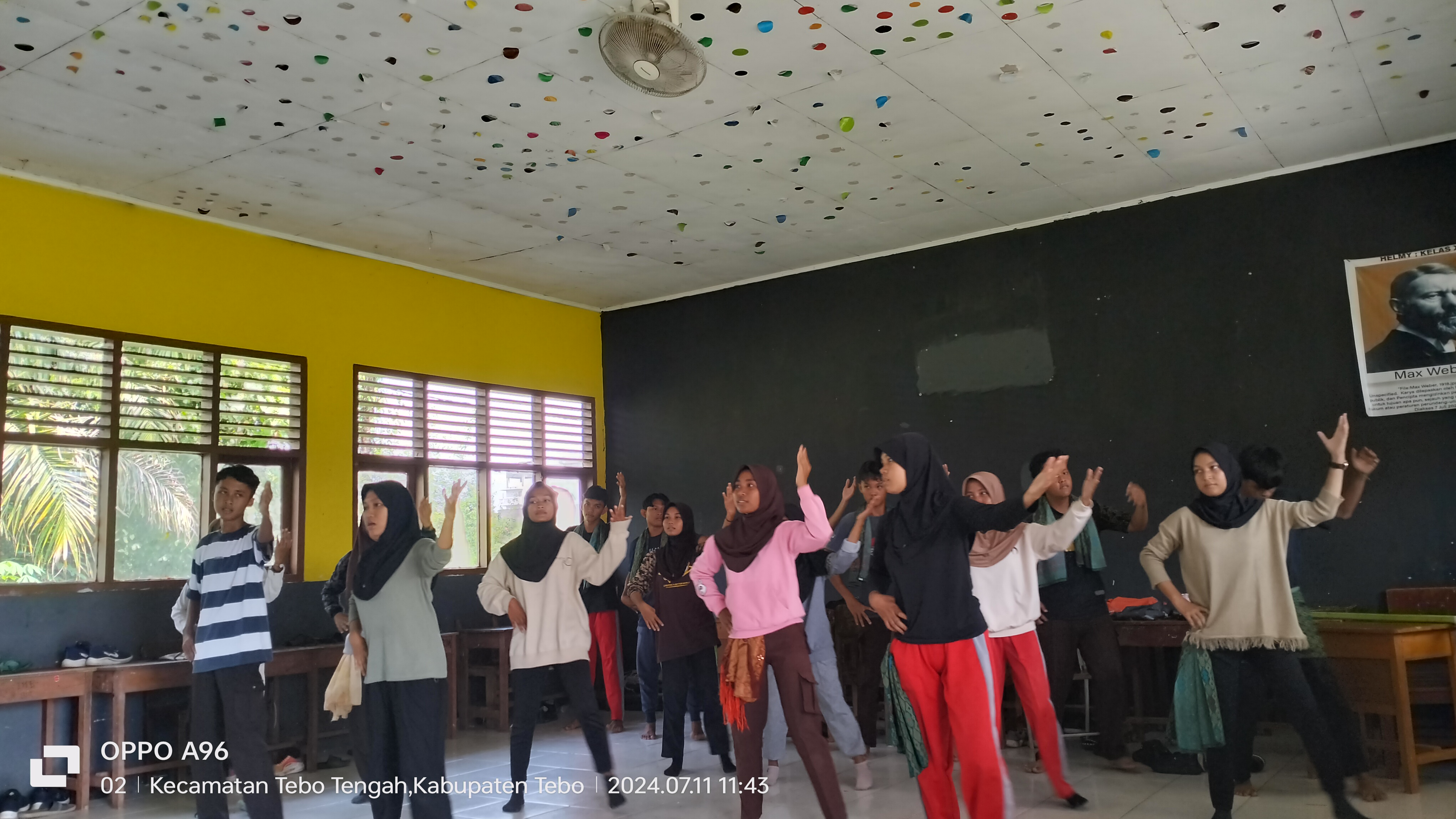 Siswa MAN 2 Tebo Giat Latihan Tari untuk Persiapan Lomba Siswa MAN 2 Tebo Giat Latihan Tari untuk Persiapan Lomba