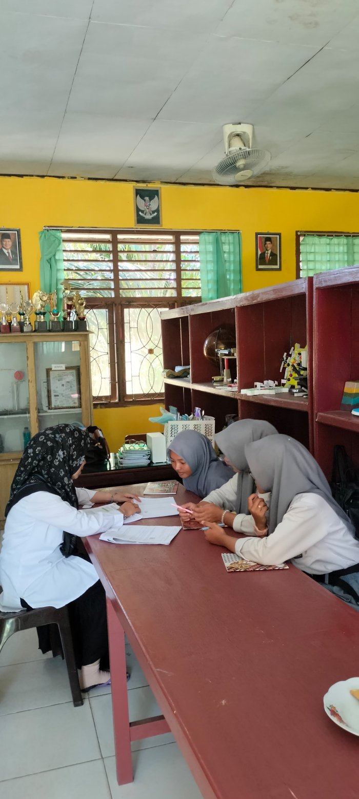 Tiga Siswa MAN 2 Tebo Siap Ikuti Bimbingan OMI Tiga Siswa MAN 2 Tebo Siap Ikuti Bimbingan OMI